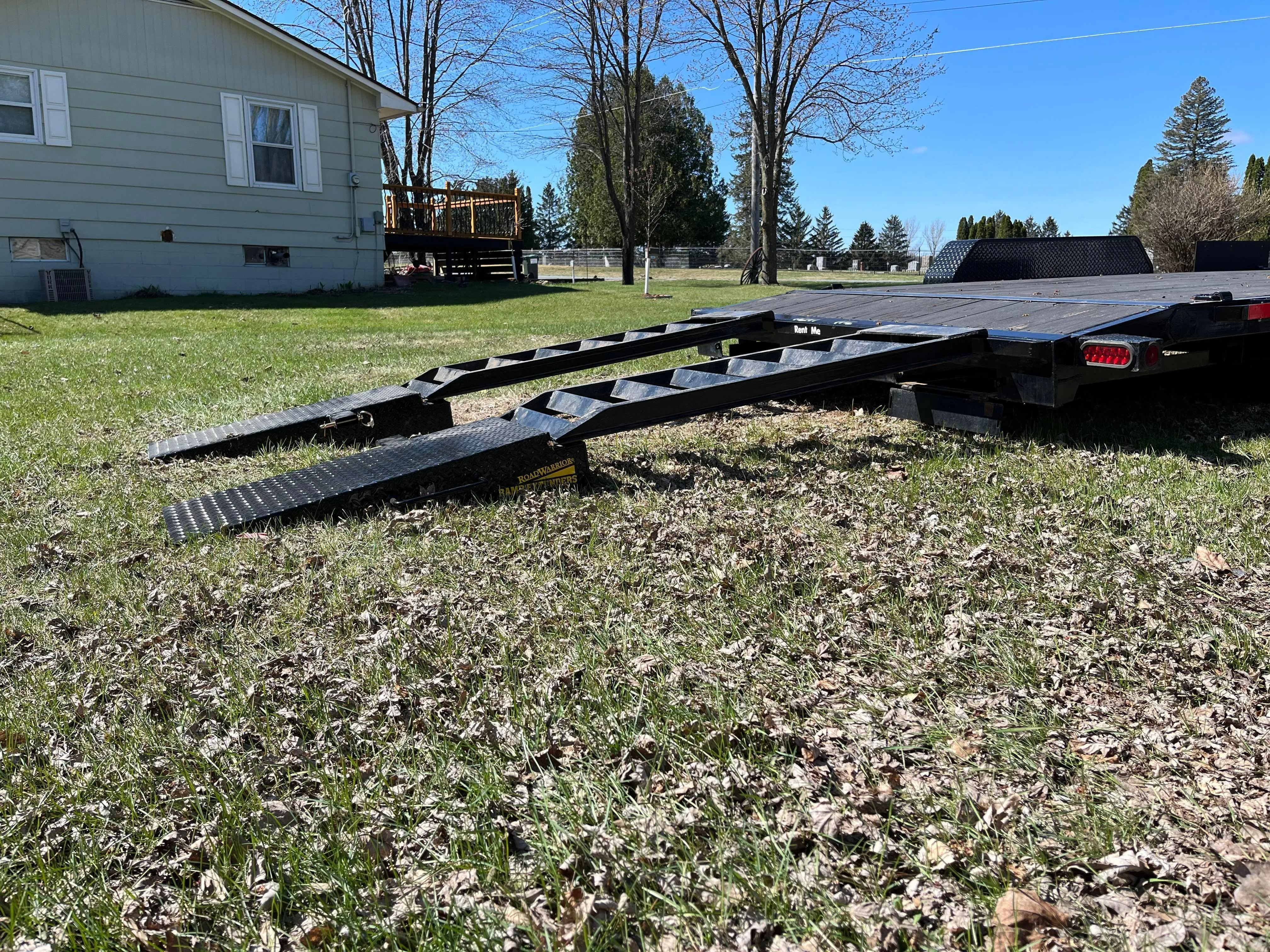 22' Car Hauler w/ Winch rental photo 6 - Eau Claire WI trailer rental