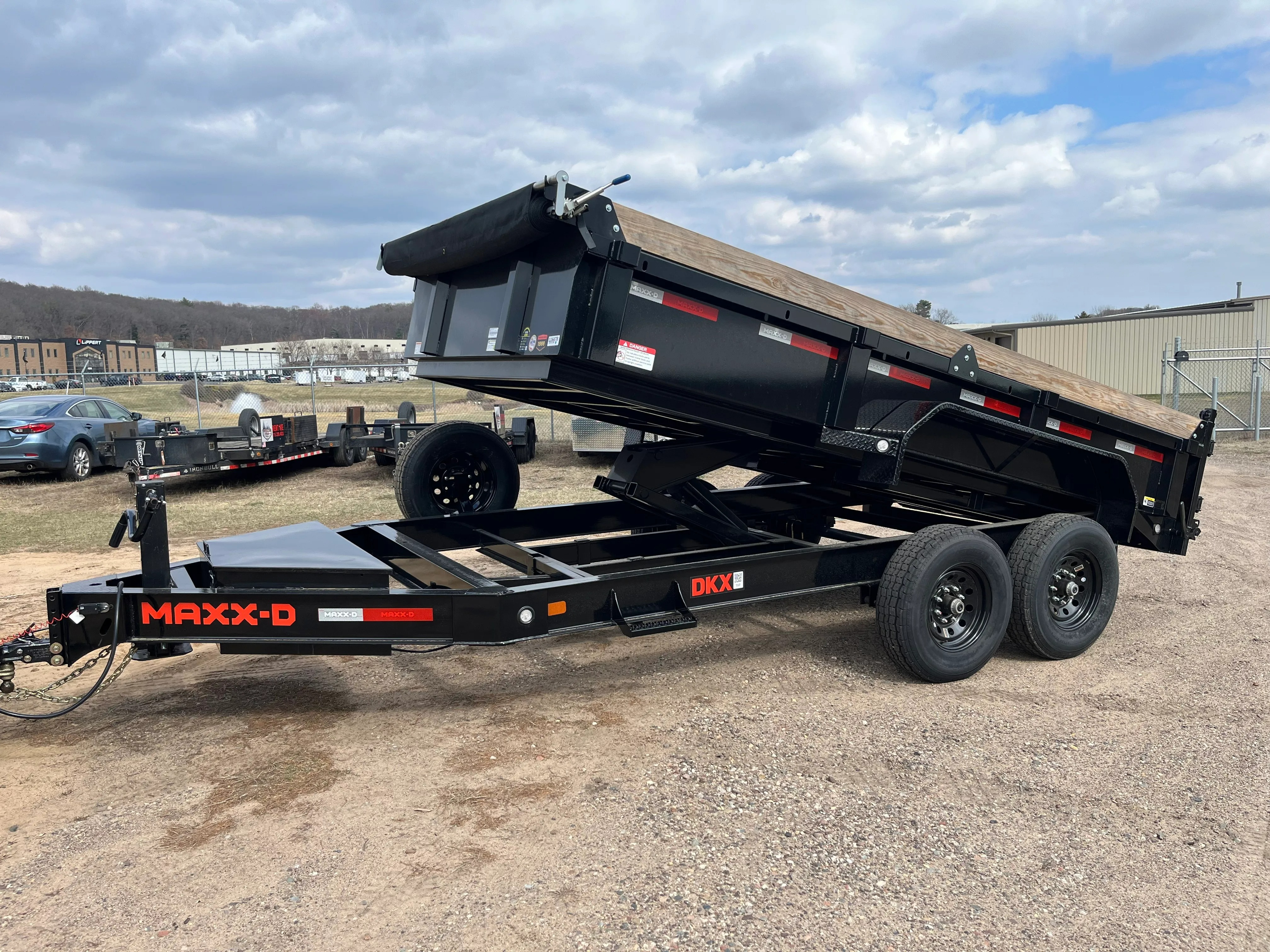 Dump trailer rental for landscaping and construction debris in Eau Claire WI - hydraulic dump trailers