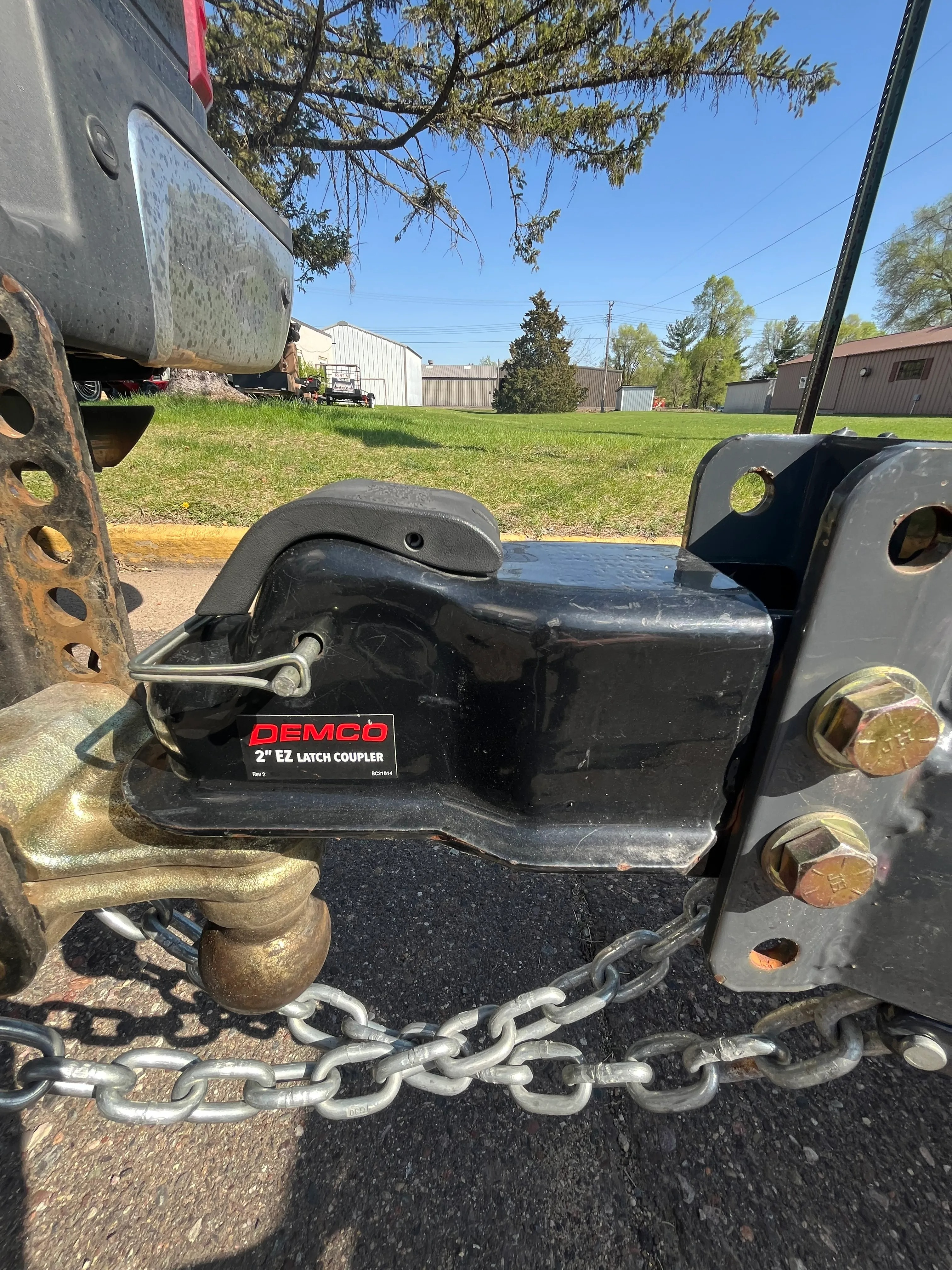 10' Dump Trailer rental photo 4 - Eau Claire WI trailer rental