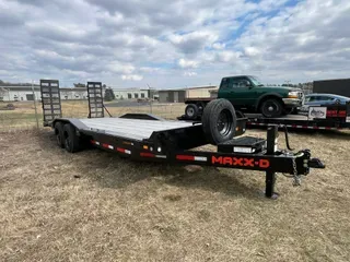 22' Equipment Trailer w/ Drive Over Fenders rental photo 5 - Eau Claire WI trailer rental