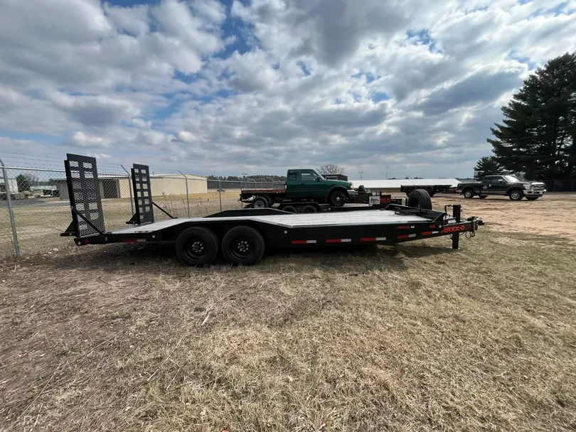 22' Equipment Trailer w/ Drive Over Fenders rental photo 6 - Eau Claire WI trailer rental